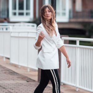 Meet your Posher, Alexandra